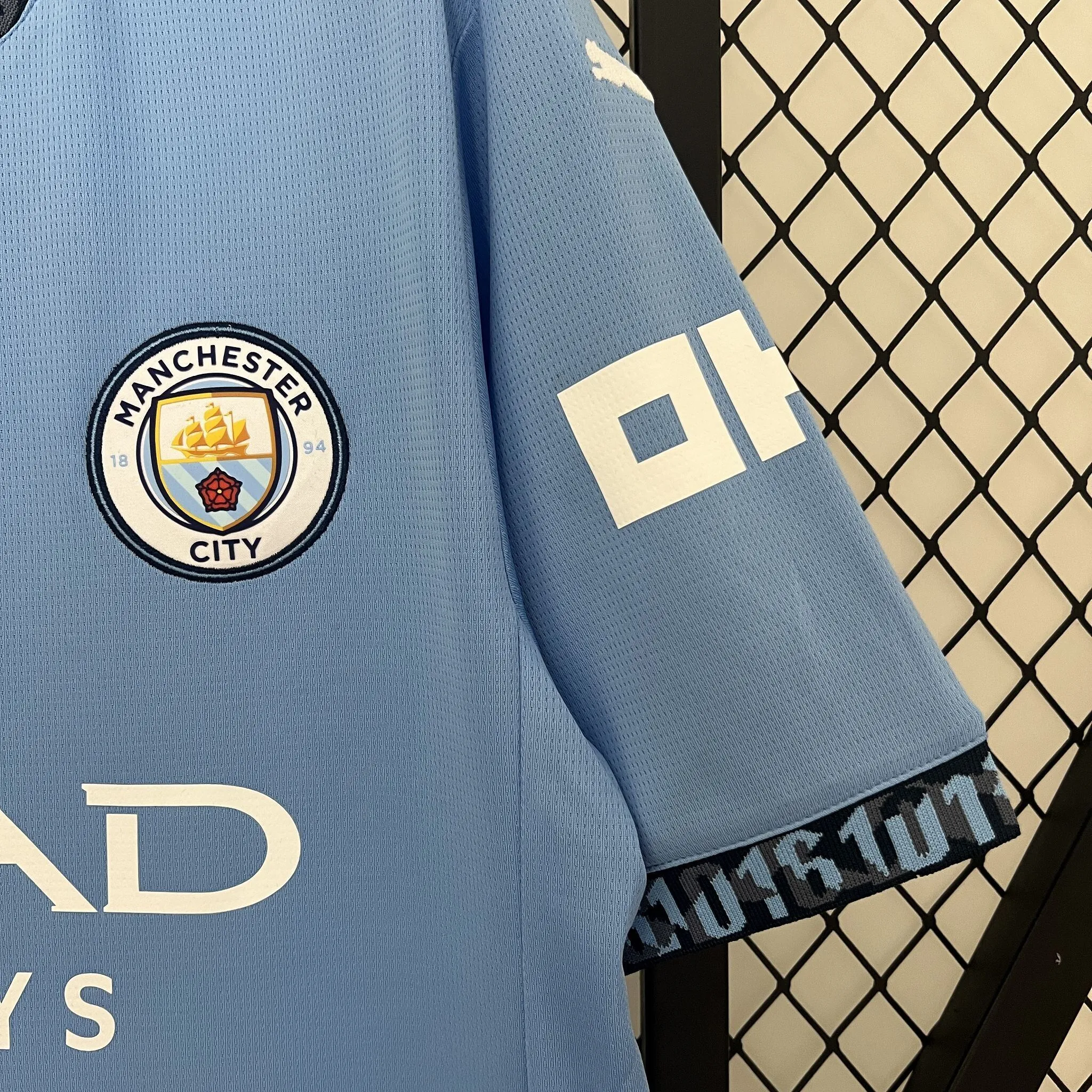 24-25 Manchester City Home Kit