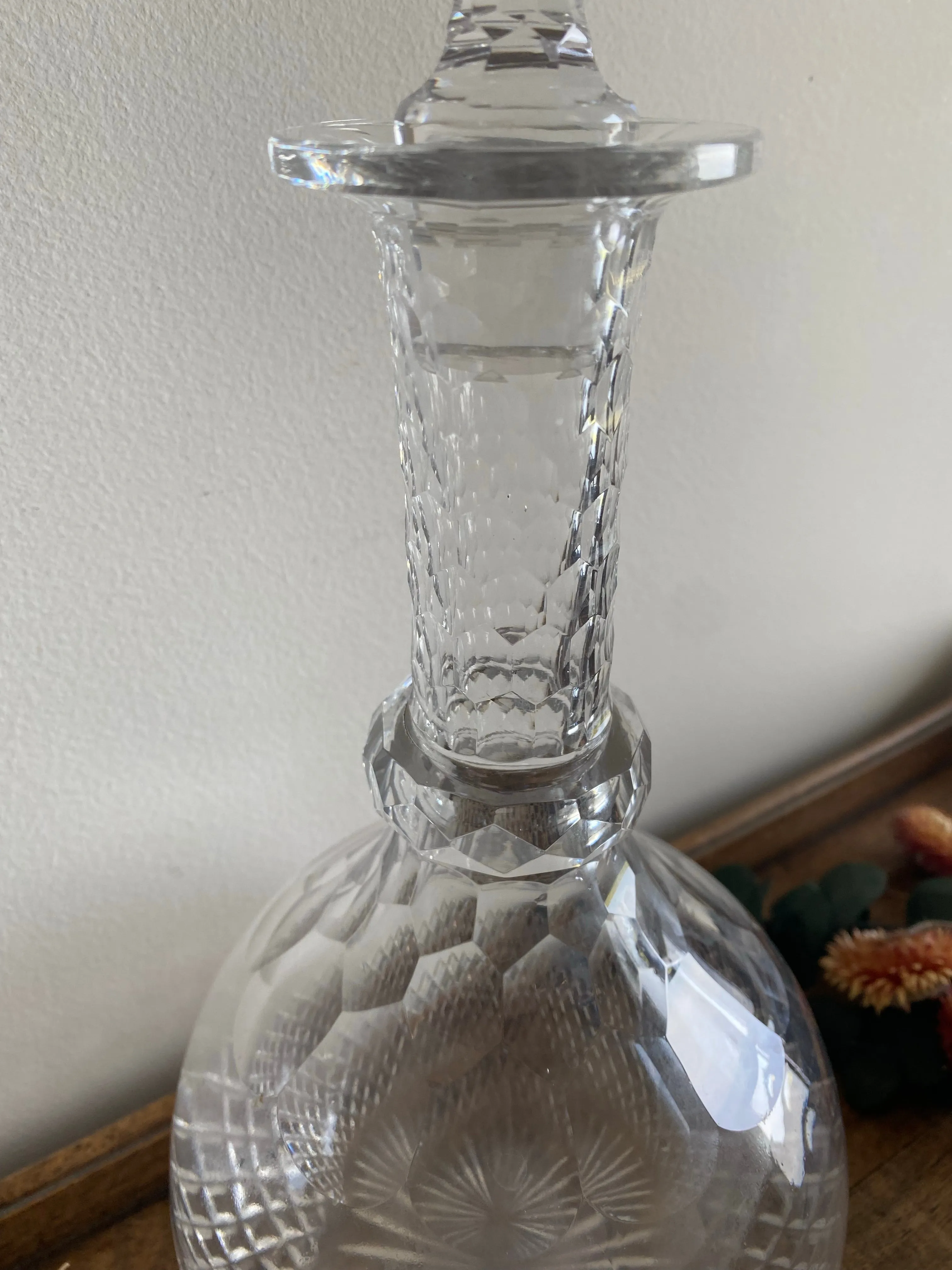 Carafe en cristal travaillé