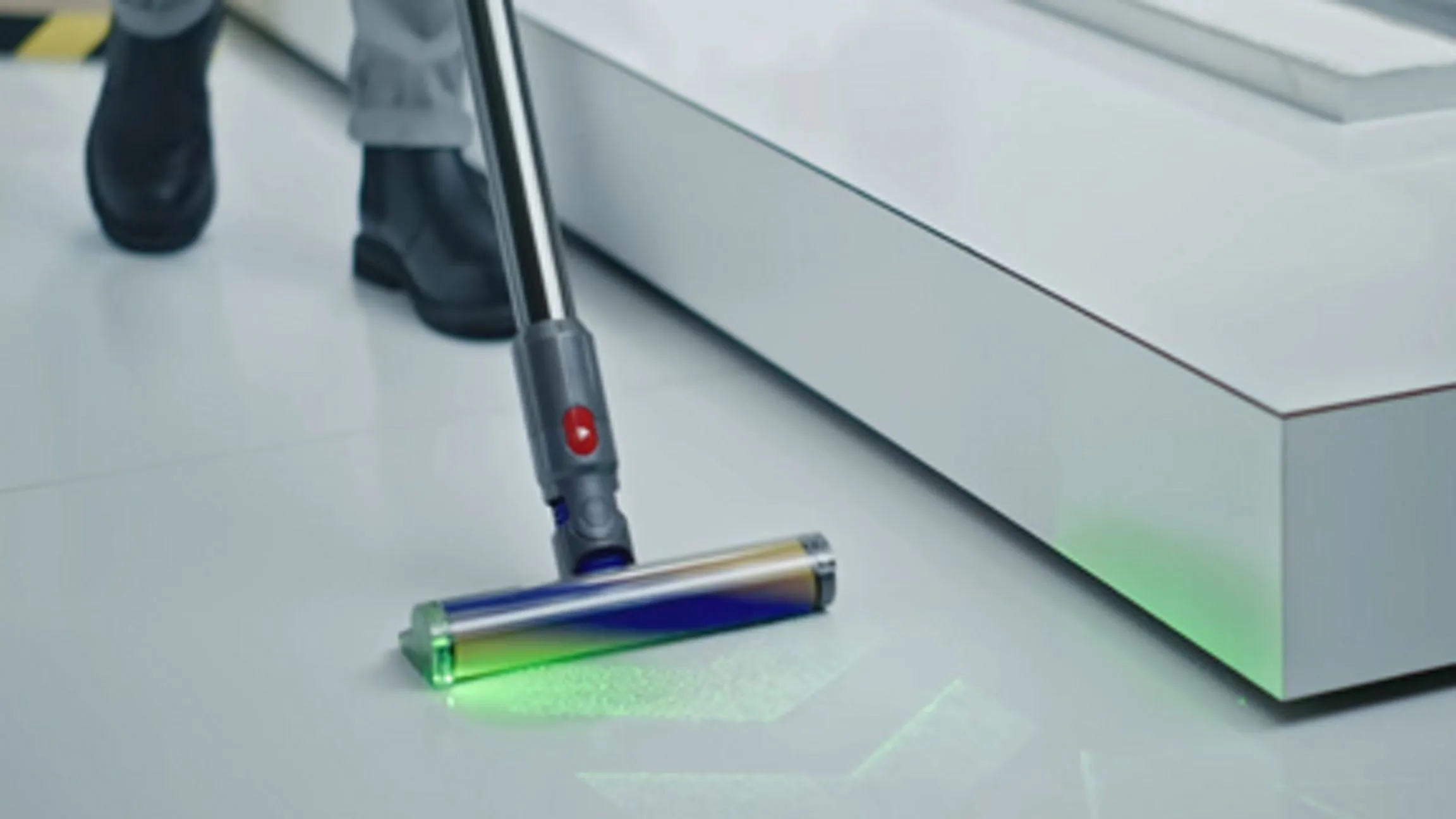 Dyson V15 Detect Powerful & Intelligent Cordless Vacuum Cleaner