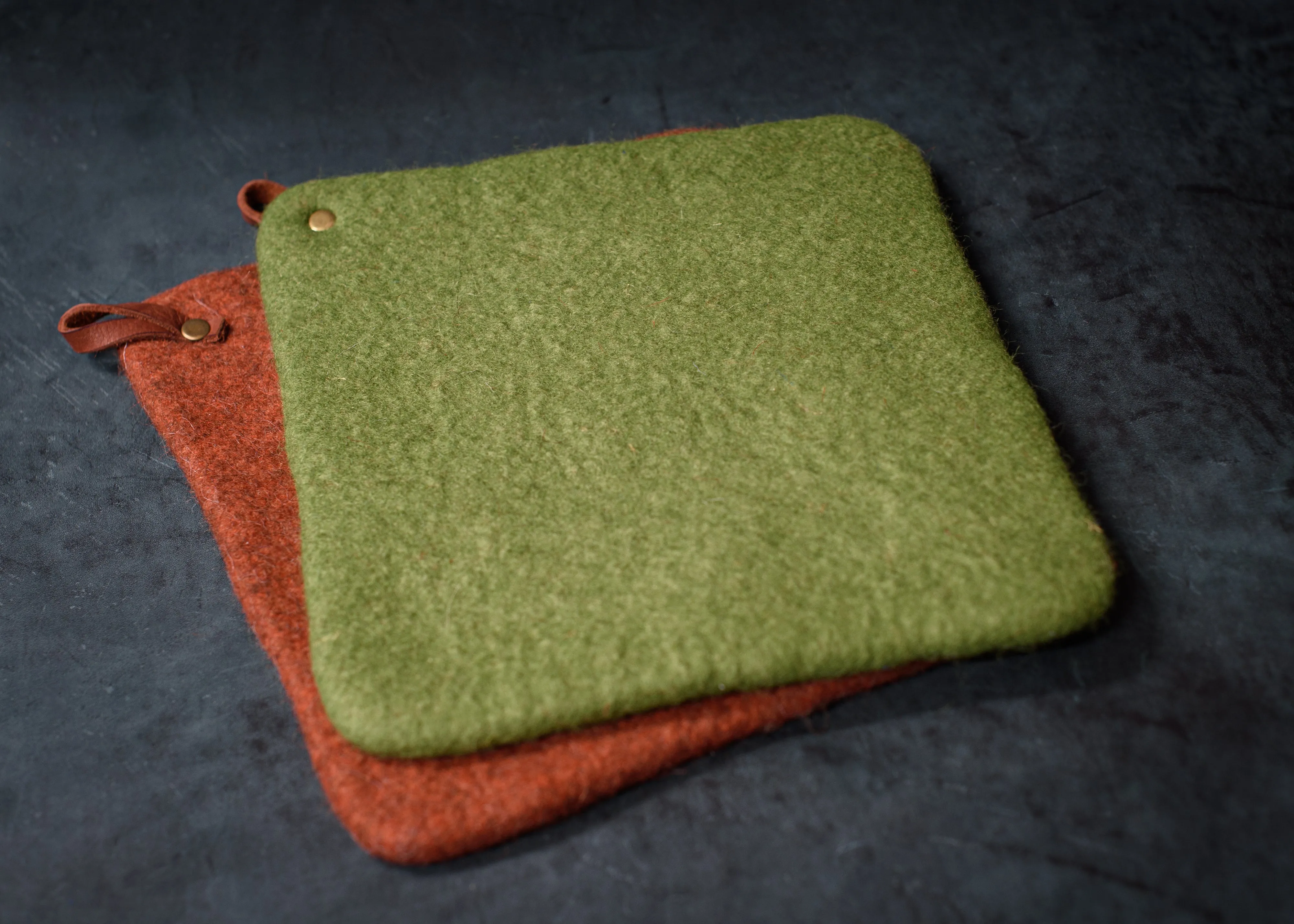 Felt wool pot holder