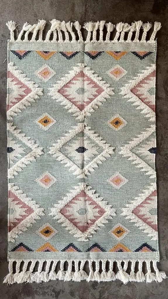 Hand Knotted Wool & Cotton  RUG 12 (4x6 ft)